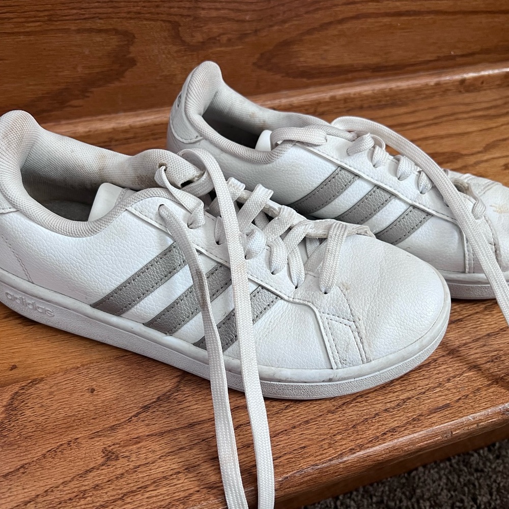 Adidas size 6 -